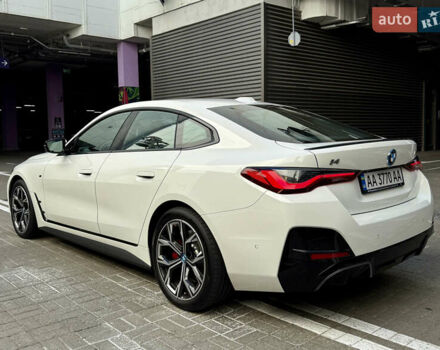 Белый БМВ i4, объемом двигателя 0 л и пробегом 35 тыс. км за 50700 $, фото 3 на Automoto.ua