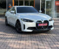 Белый БМВ i4, объемом двигателя 0 л и пробегом 25 тыс. км за 40999 $, фото 8 на Automoto.ua