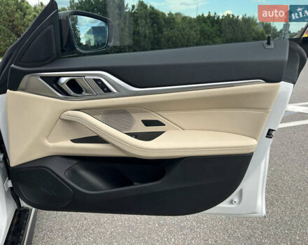 Белый БМВ i4, объемом двигателя 0 л и пробегом 20 тыс. км за 36999 $, фото 29 на Automoto.ua