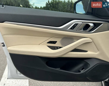 Белый БМВ i4, объемом двигателя 0 л и пробегом 20 тыс. км за 36999 $, фото 16 на Automoto.ua