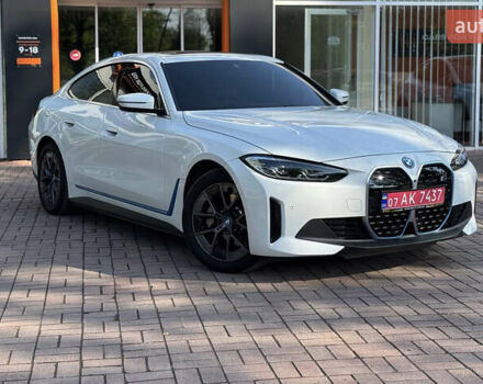 Белый БМВ i4, объемом двигателя 0 л и пробегом 25 тыс. км за 40999 $, фото 2 на Automoto.ua