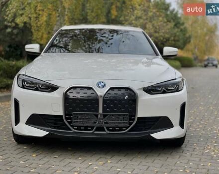 Белый БМВ i4, объемом двигателя 0 л и пробегом 42 тыс. км за 34900 $, фото 5 на Automoto.ua