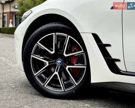 Белый БМВ i4, объемом двигателя 0 л и пробегом 45 тыс. км за 55900 $, фото 19 на Automoto.ua