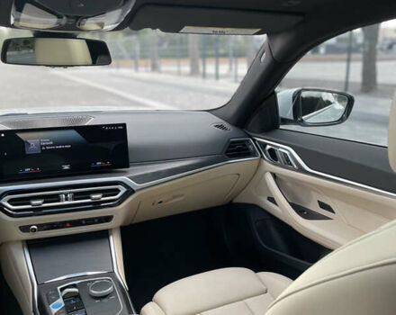 Білий БМВ i4, об'ємом двигуна 0 л та пробігом 31 тис. км за 35500 $, фото 28 на Automoto.ua