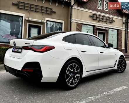 Белый БМВ i4, объемом двигателя 0 л и пробегом 45 тыс. км за 55900 $, фото 11 на Automoto.ua