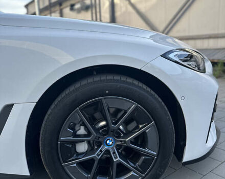 Белый БМВ i4, объемом двигателя 0 л и пробегом 10 тыс. км за 36000 $, фото 11 на Automoto.ua