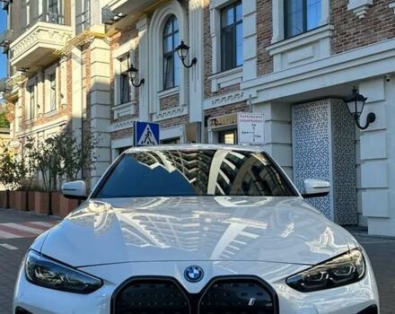 Белый БМВ i4, объемом двигателя 0 л и пробегом 33 тыс. км за 34500 $, фото 2 на Automoto.ua
