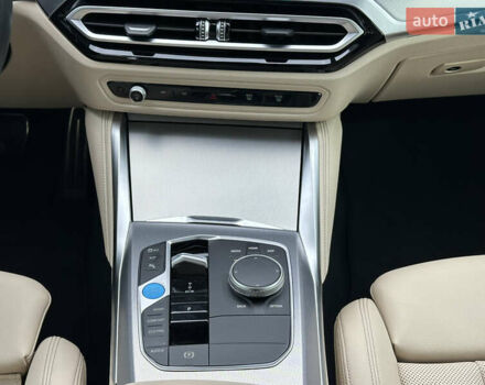 Белый БМВ i4, объемом двигателя 0 л и пробегом 20 тыс. км за 36999 $, фото 36 на Automoto.ua