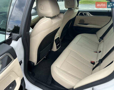 Белый БМВ i4, объемом двигателя 0 л и пробегом 20 тыс. км за 36999 $, фото 21 на Automoto.ua