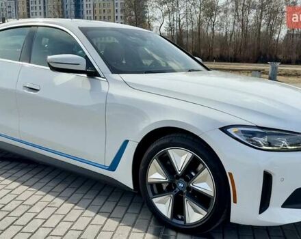 Белый БМВ i4, объемом двигателя 0 л и пробегом 7 тыс. км за 39900 $, фото 2 на Automoto.ua