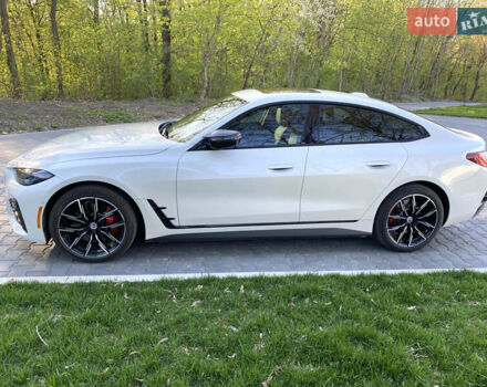 Белый БМВ i4, объемом двигателя 0 л и пробегом 40 тыс. км за 43300 $, фото 14 на Automoto.ua