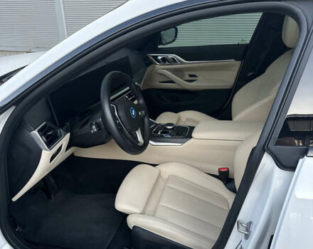 Белый БМВ i4, объемом двигателя 0 л и пробегом 10 тыс. км за 36000 $, фото 15 на Automoto.ua