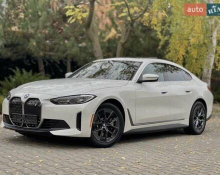 Белый БМВ i4, объемом двигателя 0 л и пробегом 42 тыс. км за 34900 $, фото 1 на Automoto.ua
