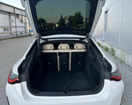 Белый БМВ i4, объемом двигателя 0 л и пробегом 10 тыс. км за 36000 $, фото 29 на Automoto.ua