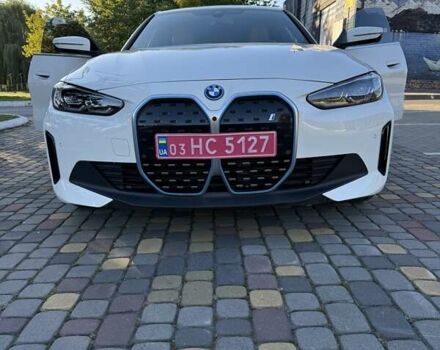Белый БМВ i4, объемом двигателя 0 л и пробегом 39 тыс. км за 37000 $, фото 7 на Automoto.ua