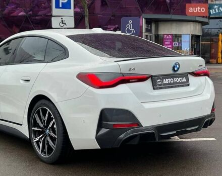 Белый БМВ i4, объемом двигателя 0 л и пробегом 20 тыс. км за 35990 $, фото 5 на Automoto.ua