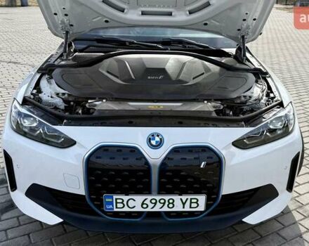 Белый БМВ i4, объемом двигателя 0 л и пробегом 7 тыс. км за 39900 $, фото 8 на Automoto.ua