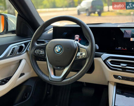 Белый БМВ i4, объемом двигателя 0 л и пробегом 25 тыс. км за 40999 $, фото 11 на Automoto.ua