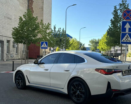 Белый БМВ i4, объемом двигателя 0 л и пробегом 33 тыс. км за 34500 $, фото 13 на Automoto.ua