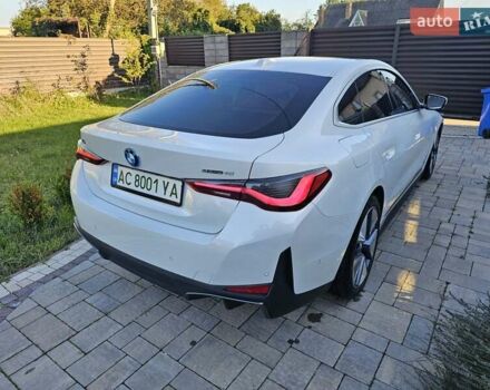 Белый БМВ i4, объемом двигателя 0 л и пробегом 10 тыс. км за 36800 $, фото 7 на Automoto.ua