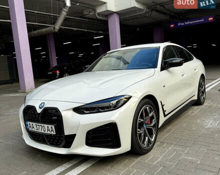 Белый БМВ i4, объемом двигателя 0 л и пробегом 35 тыс. км за 50700 $, фото 1 на Automoto.ua