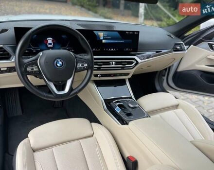 Белый БМВ i4, объемом двигателя 0 л и пробегом 42 тыс. км за 34900 $, фото 16 на Automoto.ua