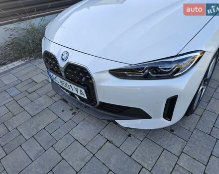 Белый БМВ i4, объемом двигателя 0 л и пробегом 10 тыс. км за 36800 $, фото 2 на Automoto.ua