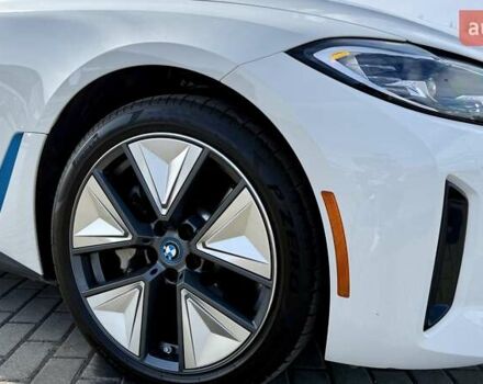 Белый БМВ i4, объемом двигателя 0 л и пробегом 7 тыс. км за 39900 $, фото 13 на Automoto.ua