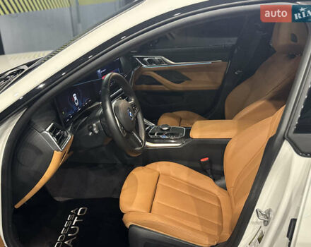 Белый БМВ i4, объемом двигателя 0 л и пробегом 3 тыс. км за 51500 $, фото 35 на Automoto.ua
