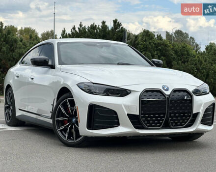 Белый БМВ i4, объемом двигателя 0 л и пробегом 20 тыс. км за 36999 $, фото 1 на Automoto.ua