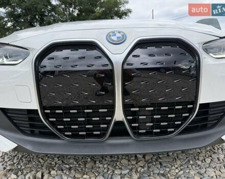 Белый БМВ i4, объемом двигателя 0 л и пробегом 31 тыс. км за 34900 $, фото 16 на Automoto.ua
