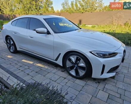 Белый БМВ i4, объемом двигателя 0 л и пробегом 10 тыс. км за 36800 $, фото 13 на Automoto.ua