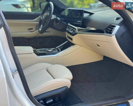 Белый БМВ i4, объемом двигателя 0 л и пробегом 25 тыс. км за 40999 $, фото 10 на Automoto.ua