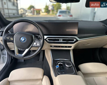 Белый БМВ i4, объемом двигателя 0 л и пробегом 10 тыс. км за 36000 $, фото 18 на Automoto.ua