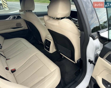 Белый БМВ i4, объемом двигателя 0 л и пробегом 20 тыс. км за 36999 $, фото 27 на Automoto.ua