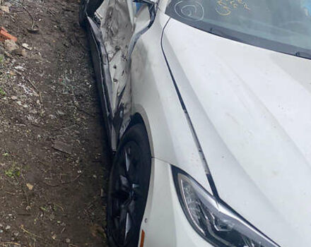 Белый БМВ i4, объемом двигателя 0 л и пробегом 64 тыс. км за 22500 $, фото 2 на Automoto.ua