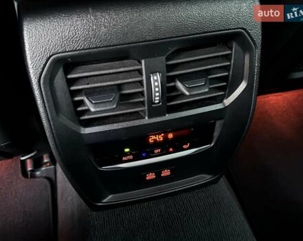 Белый БМВ i4, объемом двигателя 0 л и пробегом 45 тыс. км за 55900 $, фото 50 на Automoto.ua