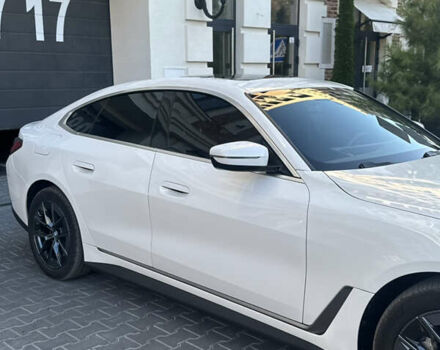 Белый БМВ i4, объемом двигателя 0 л и пробегом 33 тыс. км за 34500 $, фото 25 на Automoto.ua