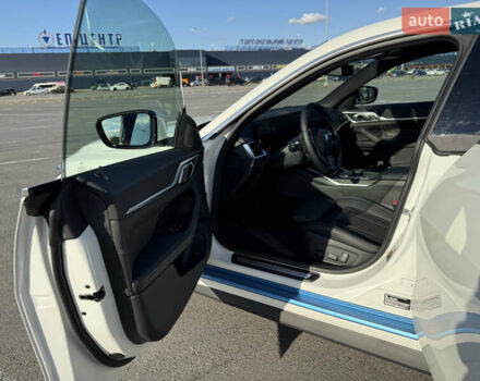 Белый БМВ i4, объемом двигателя 0 л и пробегом 8 тыс. км за 45500 $, фото 17 на Automoto.ua