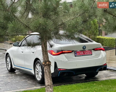 Белый БМВ i4, объемом двигателя 0 л и пробегом 16 тыс. км за 34600 $, фото 1 на Automoto.ua