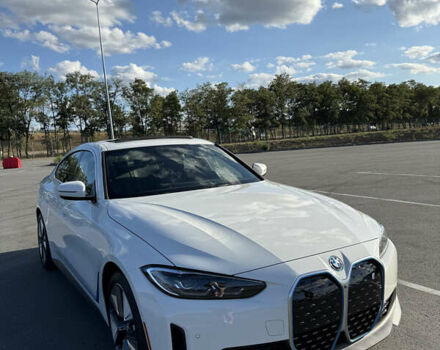 Белый БМВ i4, объемом двигателя 0 л и пробегом 8 тыс. км за 45500 $, фото 24 на Automoto.ua