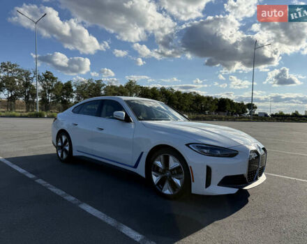 Белый БМВ i4, объемом двигателя 0 л и пробегом 8 тыс. км за 45500 $, фото 6 на Automoto.ua