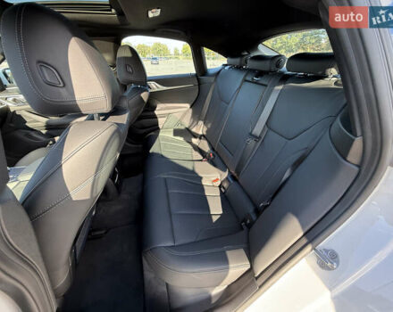 Белый БМВ i4, объемом двигателя 0 л и пробегом 8 тыс. км за 45500 $, фото 13 на Automoto.ua