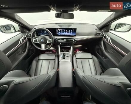 Белый БМВ i4, объемом двигателя 0 л и пробегом 11 тыс. км за 40900 $, фото 32 на Automoto.ua
