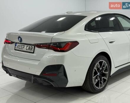 Белый БМВ i4, объемом двигателя 0 л и пробегом 11 тыс. км за 40900 $, фото 17 на Automoto.ua