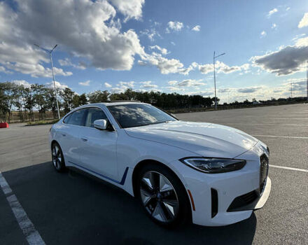 Белый БМВ i4, объемом двигателя 0 л и пробегом 8 тыс. км за 45500 $, фото 2 на Automoto.ua