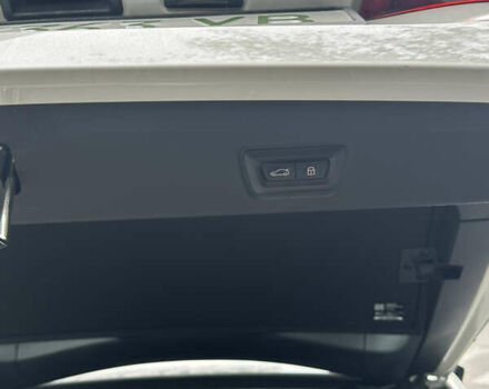 Белый БМВ i4, объемом двигателя 0 л и пробегом 45 тыс. км за 42250 $, фото 8 на Automoto.ua