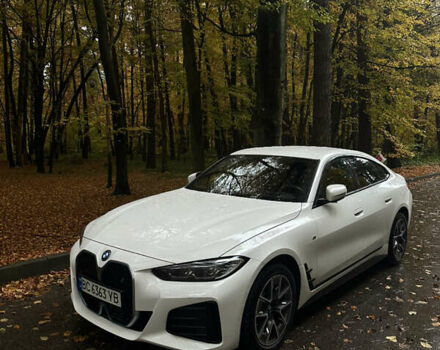 Белый БМВ i4, объемом двигателя 0 л и пробегом 45 тыс. км за 42250 $, фото 1 на Automoto.ua