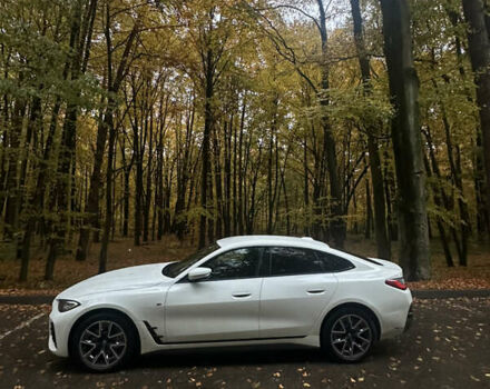 Белый БМВ i4, объемом двигателя 0 л и пробегом 45 тыс. км за 42250 $, фото 2 на Automoto.ua
