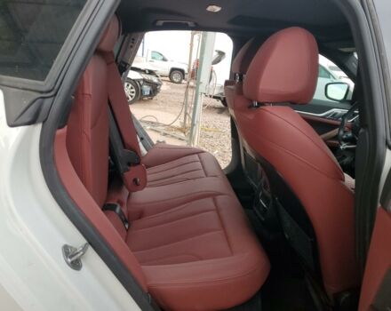 Белый БМВ i4, объемом двигателя 0 л и пробегом 28 тыс. км за 24800 $, фото 9 на Automoto.ua